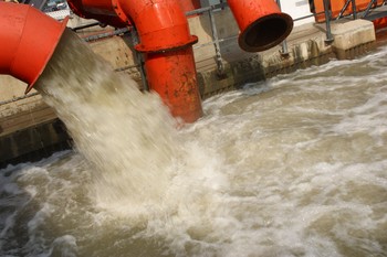 Разновидности существующих источников, которые загрязняют воду - загрязнение воды в промышленности и быту