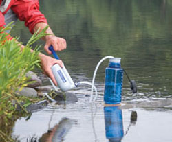 Чистая вода для туриста: способы очистки воды из ручья или озера для питья.
